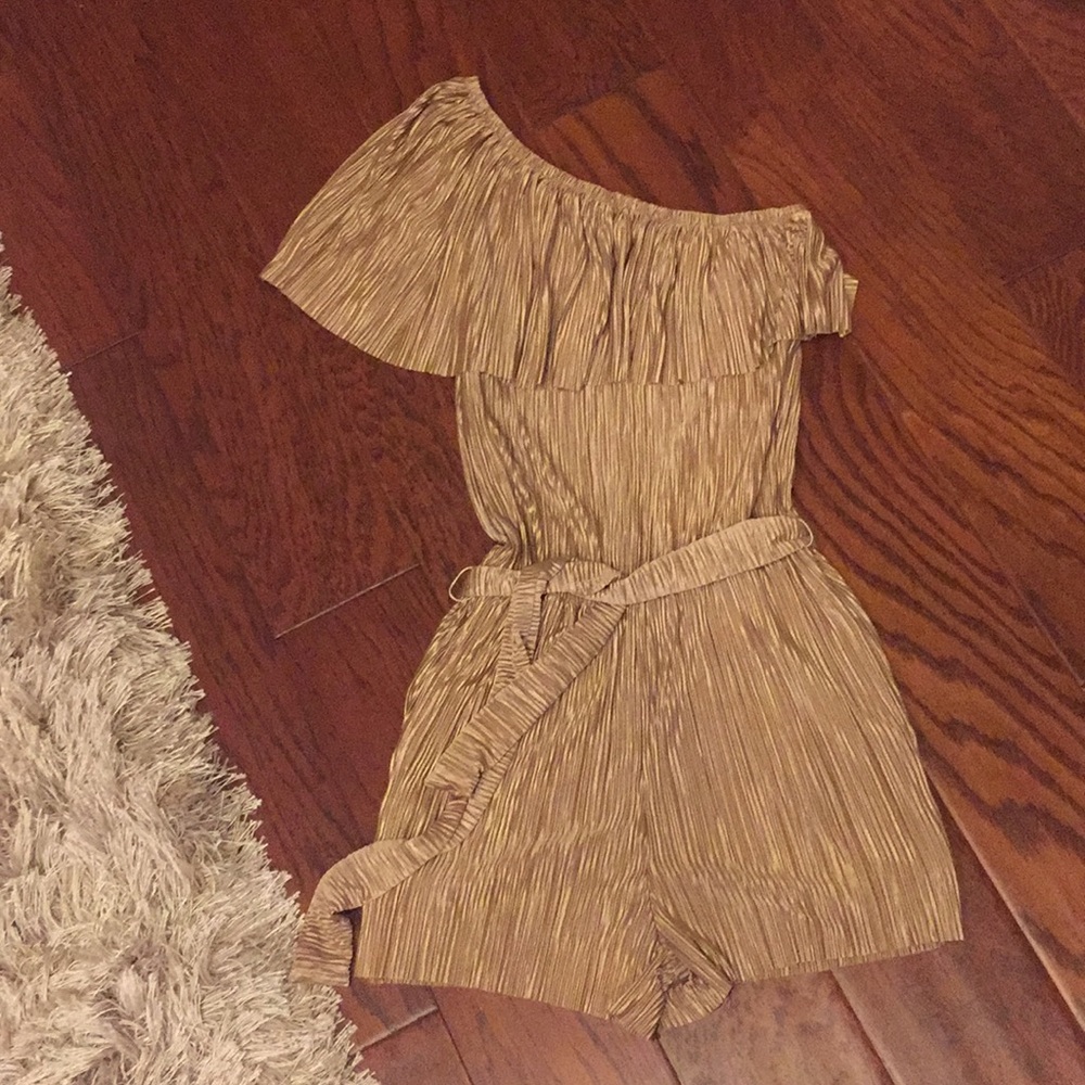 Short Jumpsuit gold